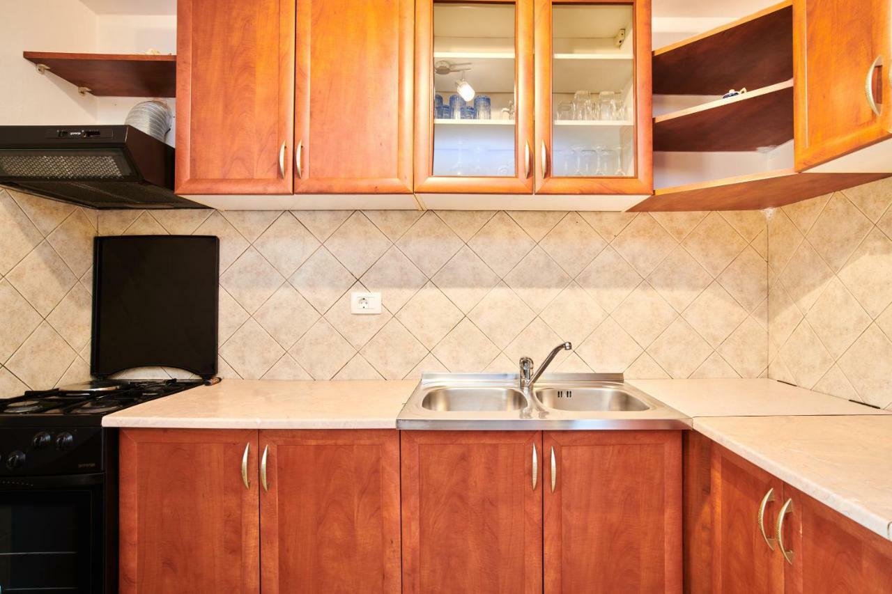 App Sverko Apartment Vilanija Екстериор снимка