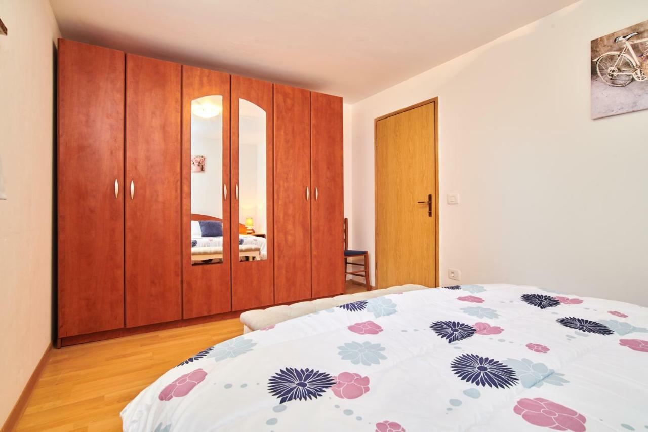 App Sverko Apartment Vilanija Екстериор снимка